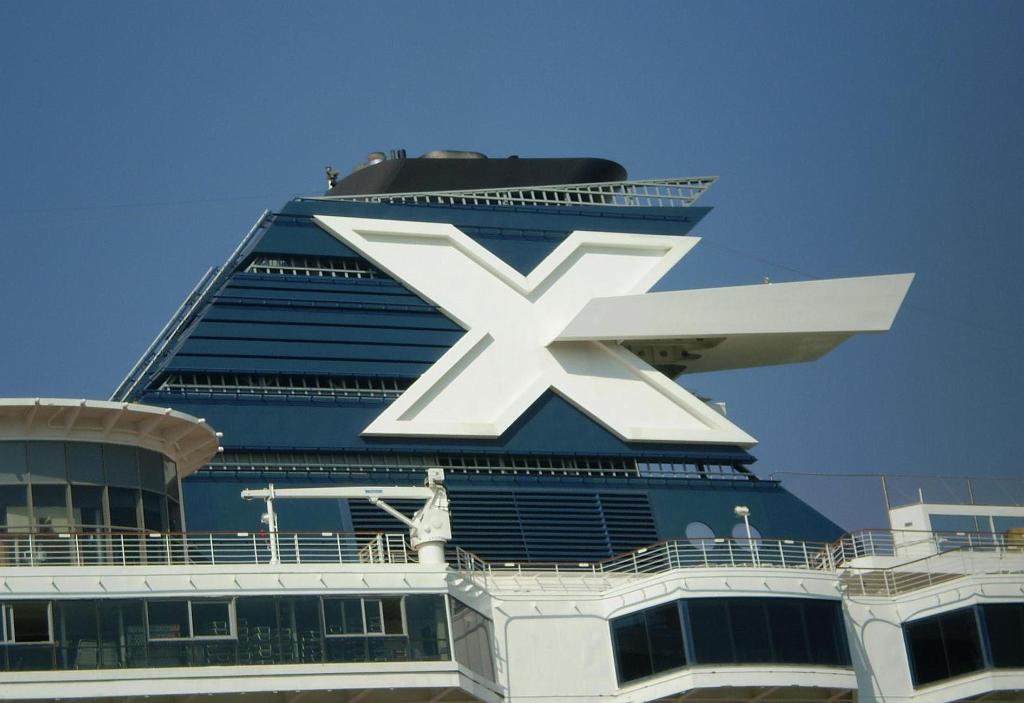 CELEBRITY CRUISES - Valletta - Malta (by Enrico Veneruso 06.6.2008).JPG